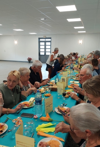 Club de l'amitié : La cloche a sonné